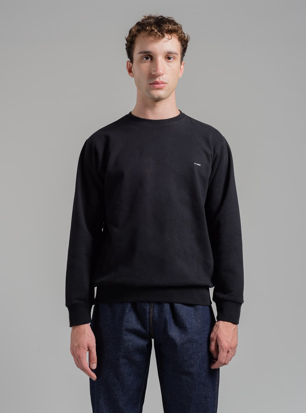 Essential sweatshirt