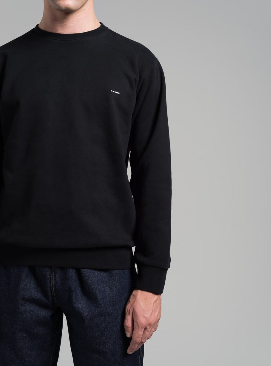 Essential sweatshirt